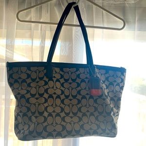 Coach classic tote purse